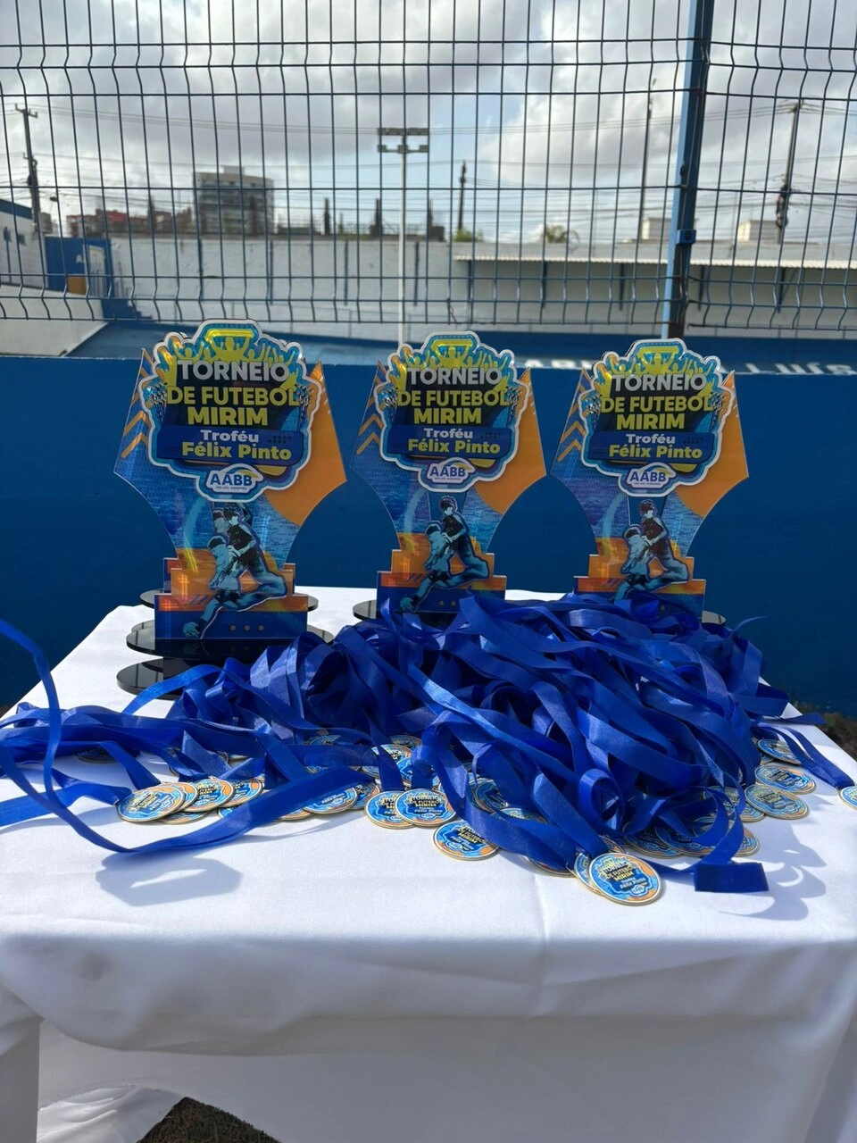 Torneio Félix Pinto de futebol mirim reúne mais de 60 jovens atletas em manhã de futebol e homenagem especial na AABB São Luís!